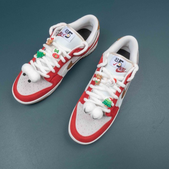 Nike SB Dunk Low SE Christmas White Red Women Men Casual Shoes