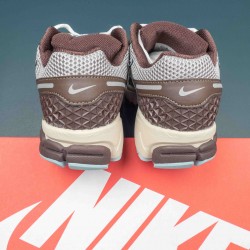 Nike Air Zoom Vomero 5 Brown Running Shoes For Men 